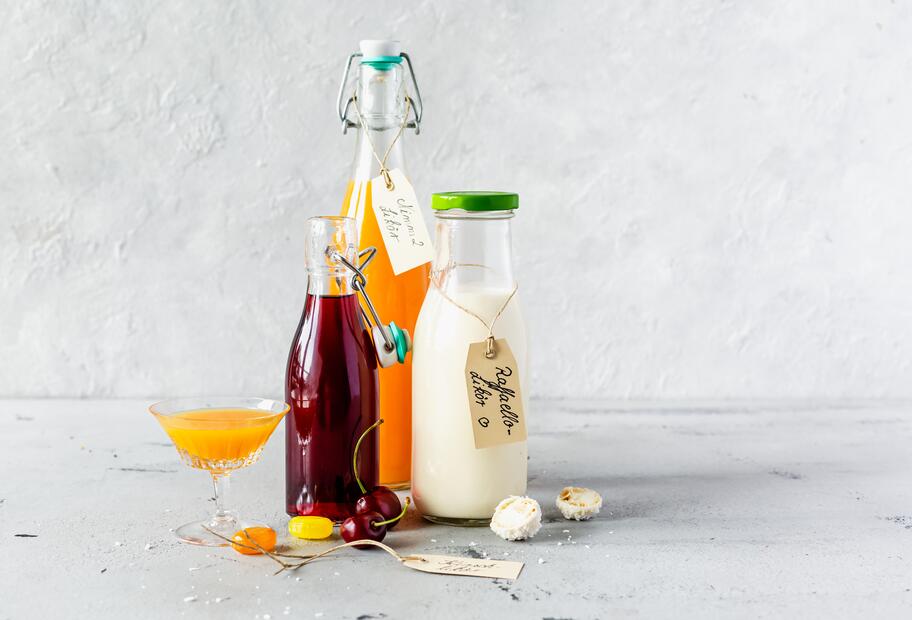 Sommerlicher Kirschlikör