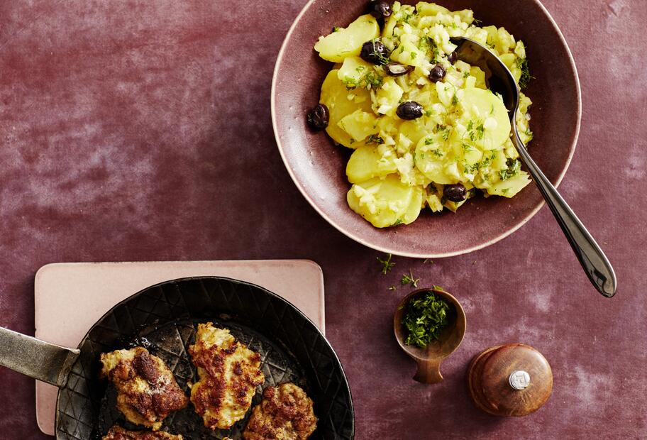 Kartoffelsalat mit Salsiccia-Frikadellen