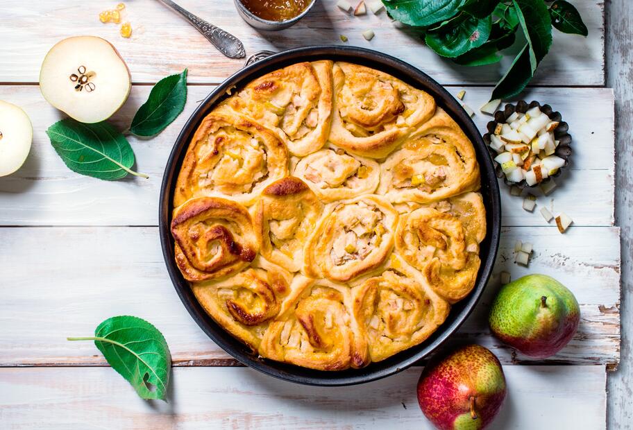 Hefeschneckenkuchen mit Birnen