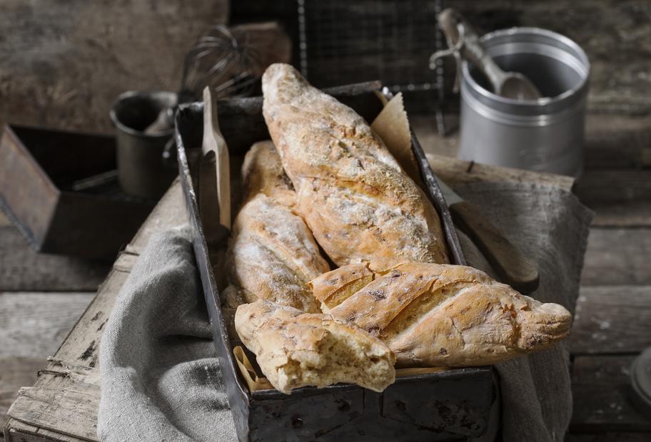 Knuspriges Zwiebelbaguette einfach selber backen