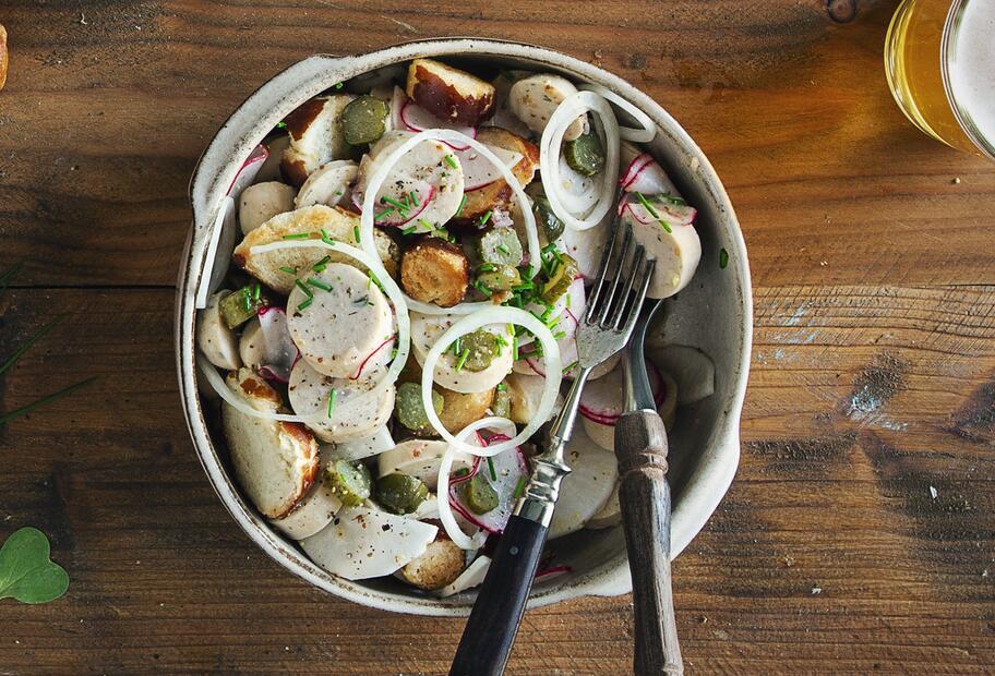 Weißwurstsalat mit Senfdressing