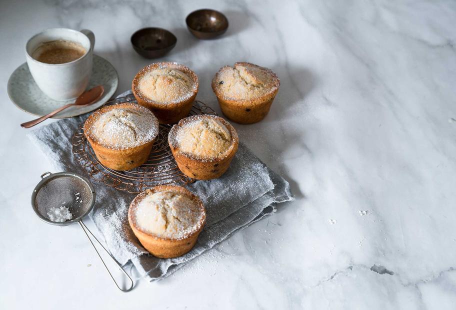 Gewürzmuffins mit Ahornsirup