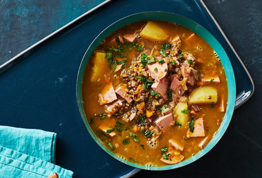 Wärmender Linseneintopf mit Lyoner Wurst