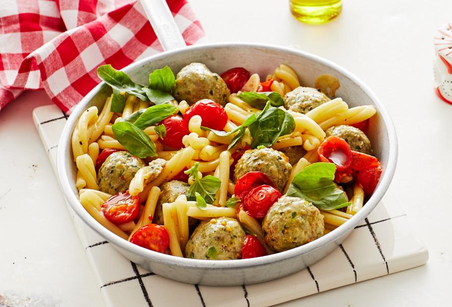 Kirschtomaten-Pasta mit Mettbällchen
