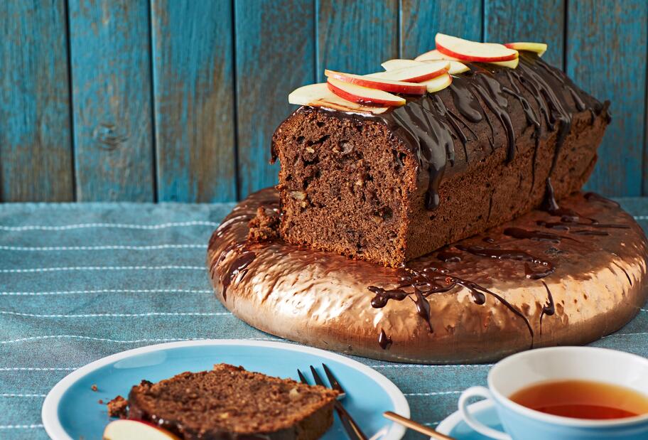 Saftiger Schoko-Gewürzkuchen mit Äpfeln