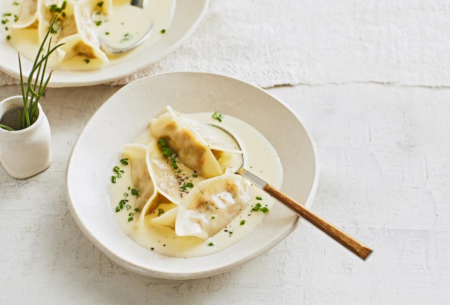 Wan Tan mit Ricotta und Käsesauce