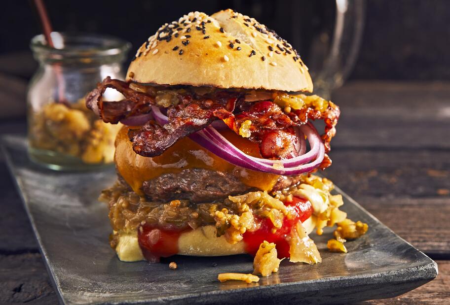 Beef Burger mit Bacon