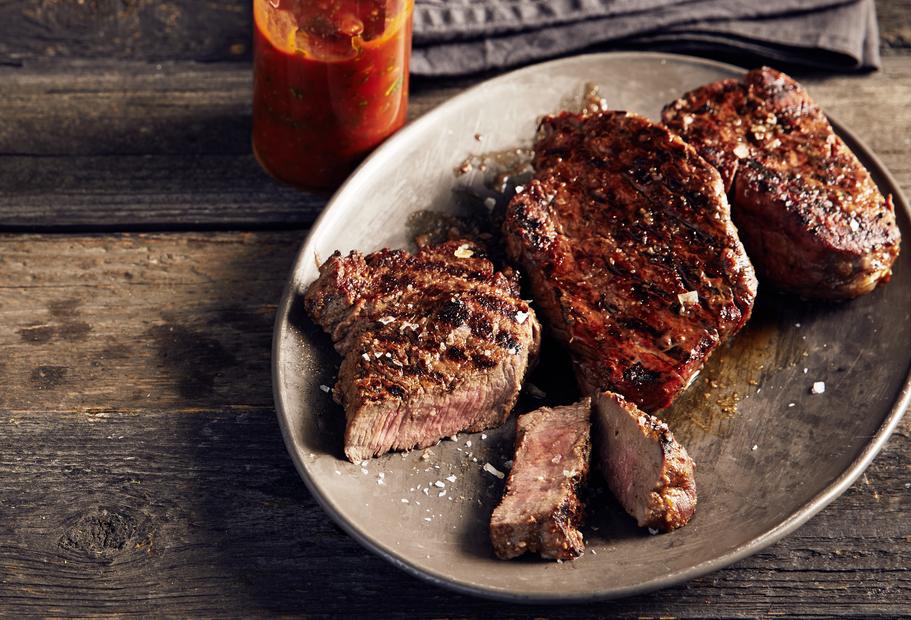 Marinierte Rinderhüftsteaks vom Grill
