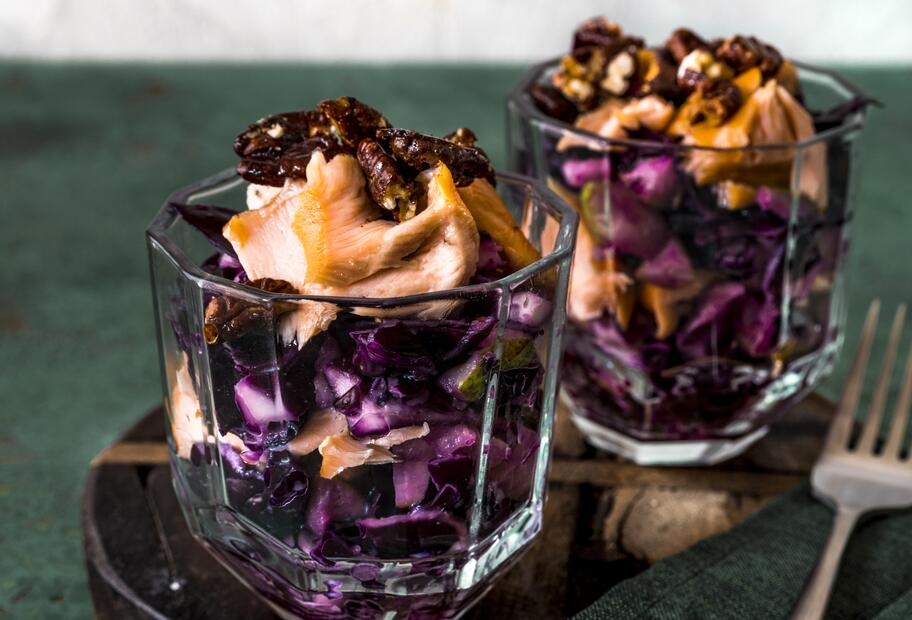 Rotkohl-Birnen-Salat mit Stremellachs