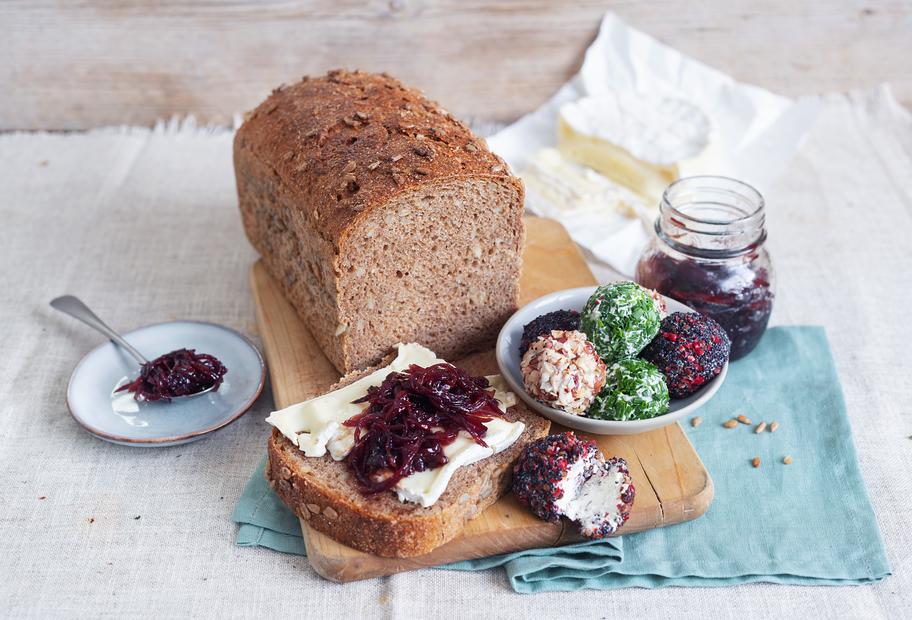 Camembert mit Zwiebelchutney