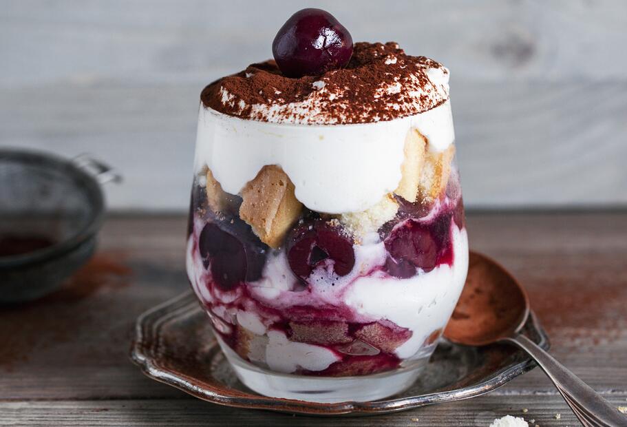 Kirsch-Tiramisu mit Marzipan