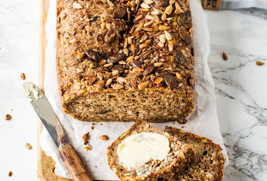 Low-Carb-Brot mit Nüssen
