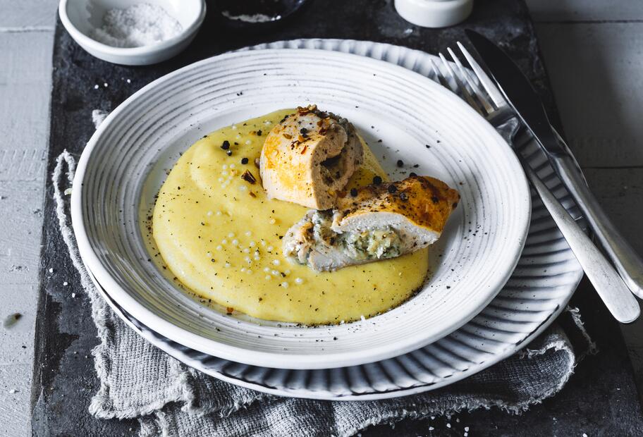 Gorgonzola-Hähnchen mit Polenta