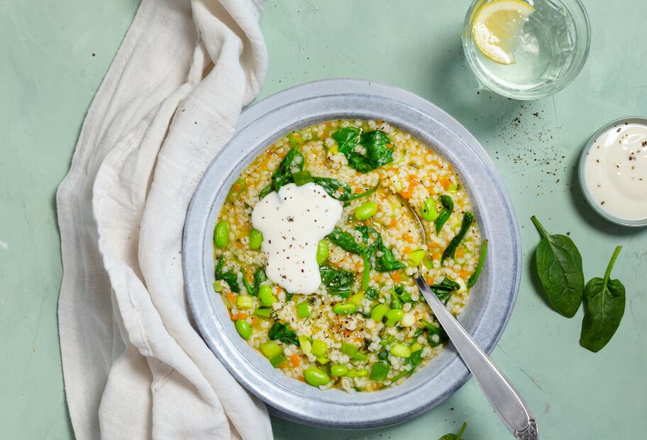 Graupen-One Pot mit Spinat und Edamame