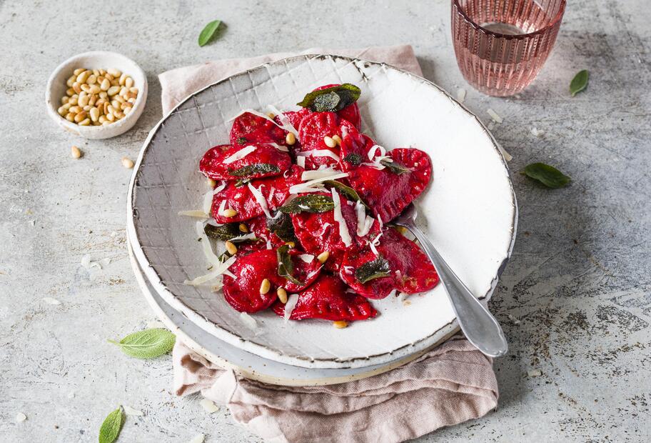 Herz-Ravioli in Salbeibutter