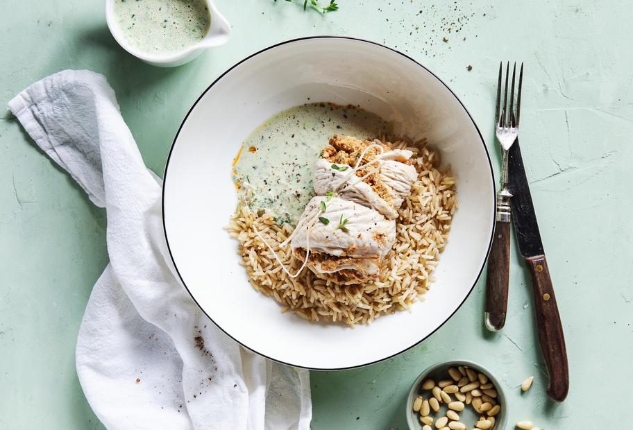Putenröllchen mit Tomaten-Pinienkern-Füllung
