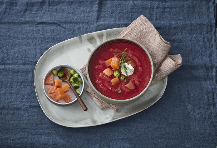Rote-Bete-Suppe mit Räucherlachs