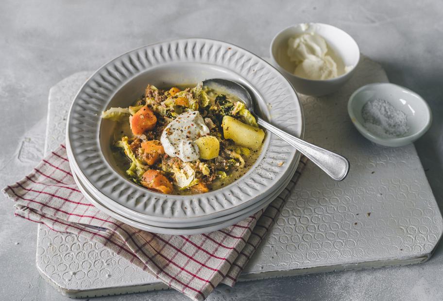 Wirsingeintopf mit veganem Hack