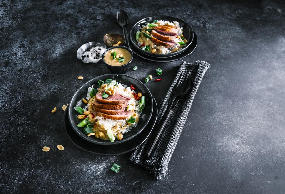 Ente aus dem Varoma&reg; mit Erdnusssoße