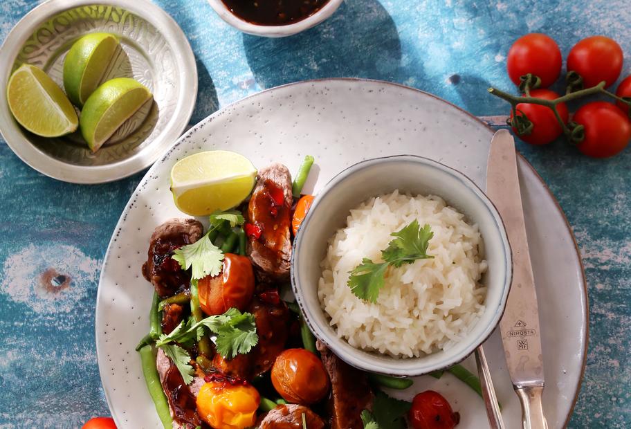 Rinderfilet mit Bohnen und Tomaten