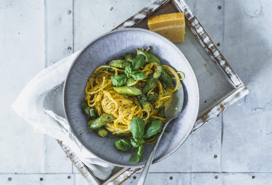 Spaghetti mit Spargel-Carbonara