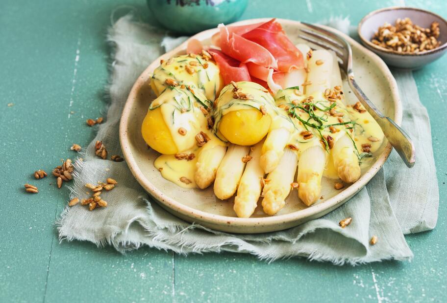 Spargel mit Pellkartoffeln und Bärlauch-Senf-Hollandaise