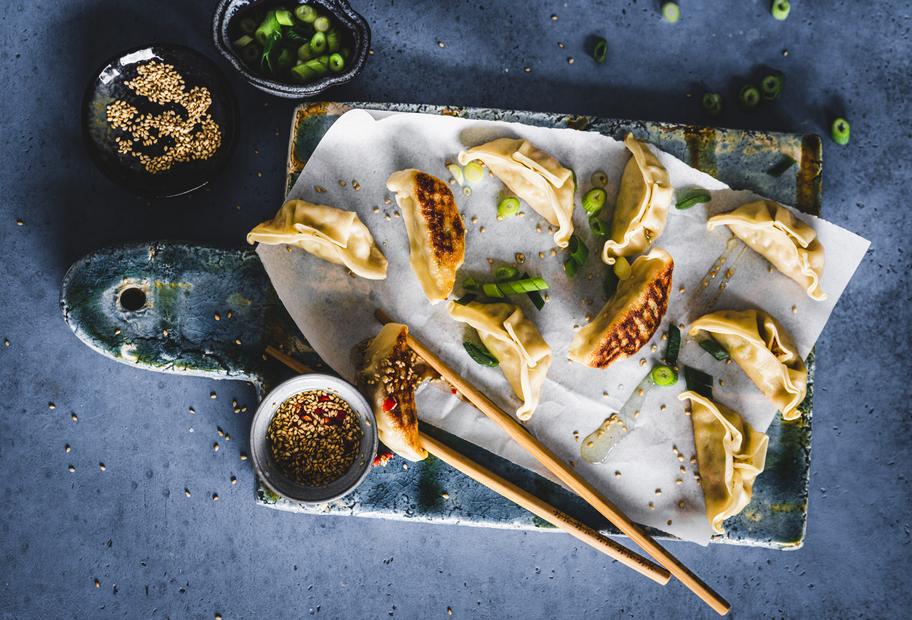 Gyoza – Teigtaschen mit Chili-Honig-Soße