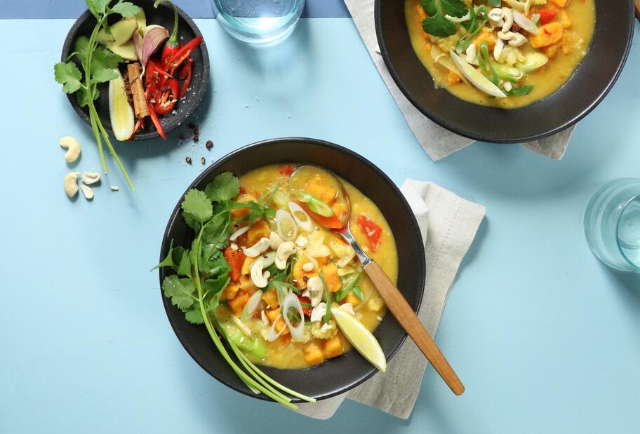 Gelbes Süßkartoffelcurry