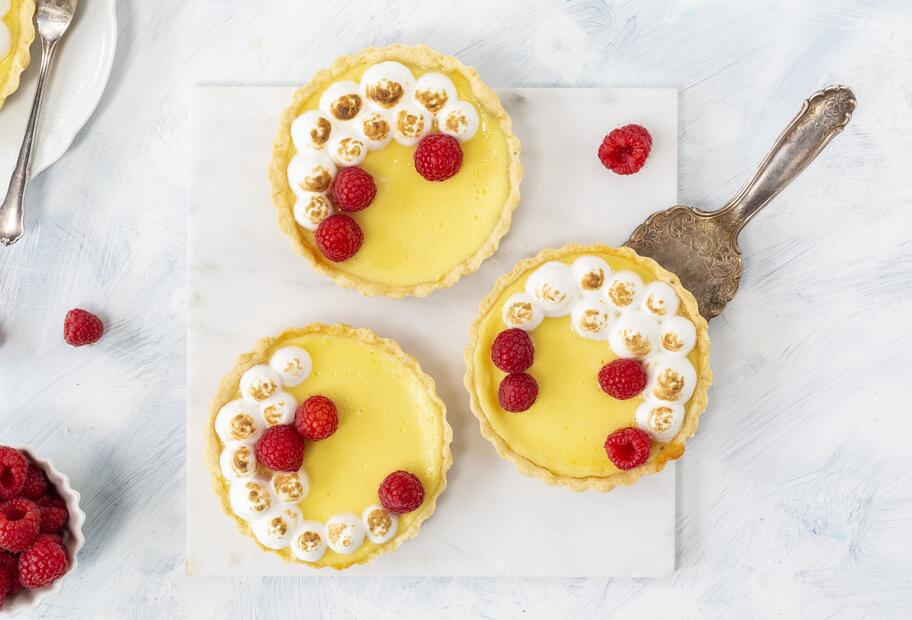 Zitronentartelettes mit Baisertropfen