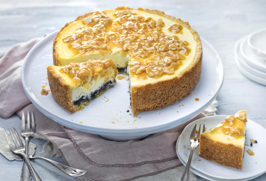 Mohn-Käsekuchen mit Mandel-Karamellbelag