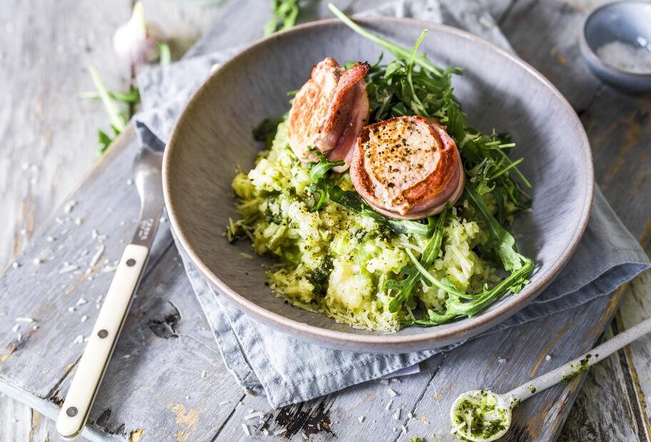 Grünes Risotto mit Schweinemedaillons