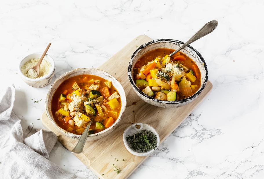 Italienische Minestrone mit Tofu