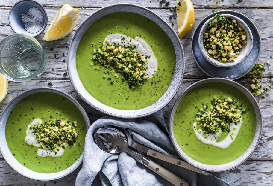 Erbsensuppe mit Joghurt