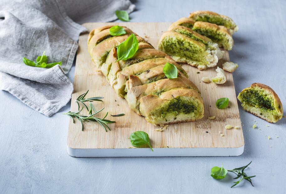 Knuspriges Kräuterbaguette besser als gekauft