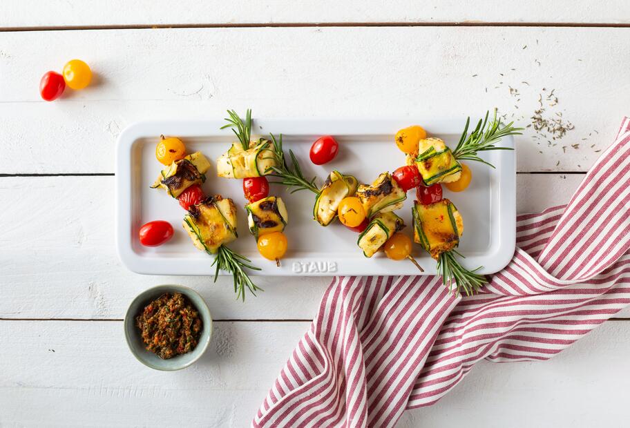 Mediterrane Halloumi-Spieße