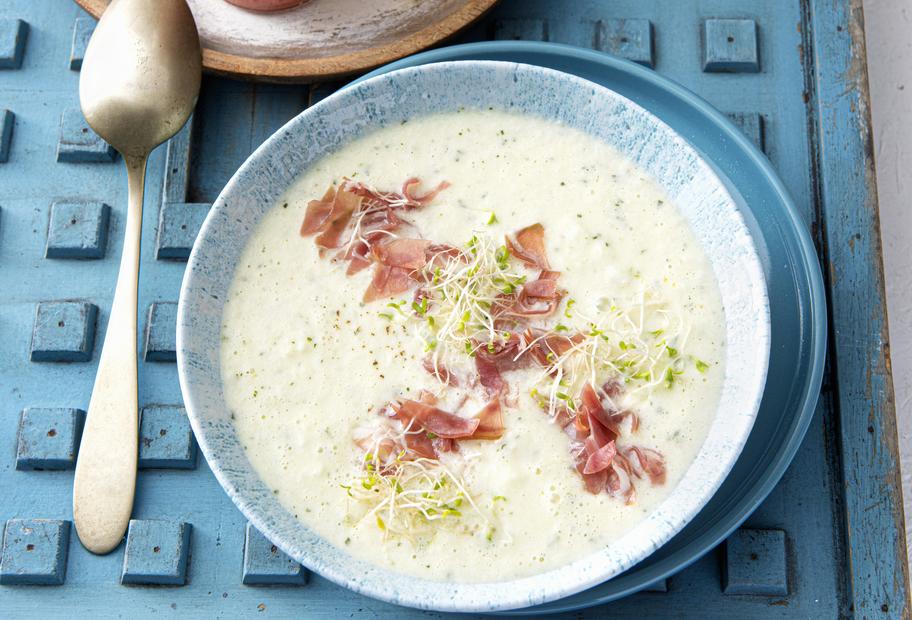 Kalte Melonen-Joghurtsuppe mit Minze
