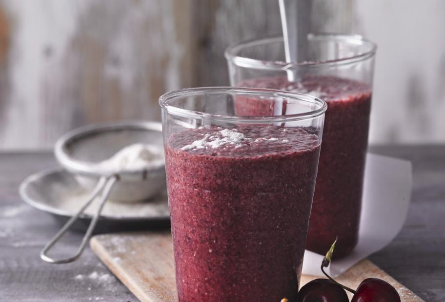 Kirsch-Smoothie mit Beeren