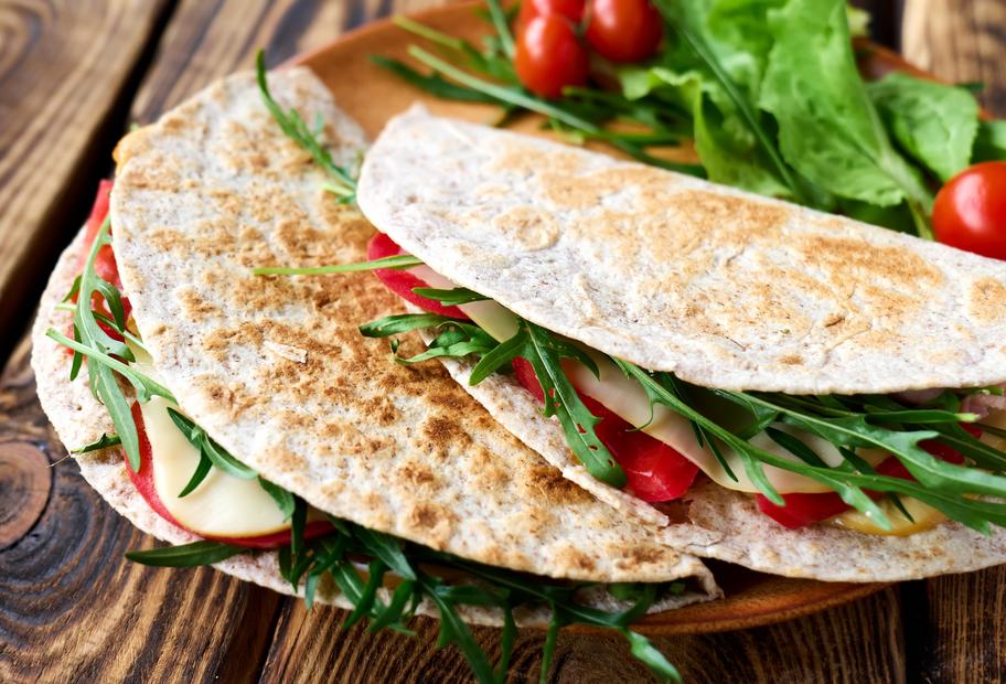 Tortilla-Sandwich Tomate-Mozzarella