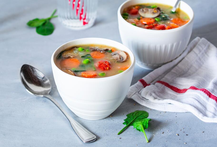 Gesunde Blitz-Gemüsesuppe mit Kartoffeln