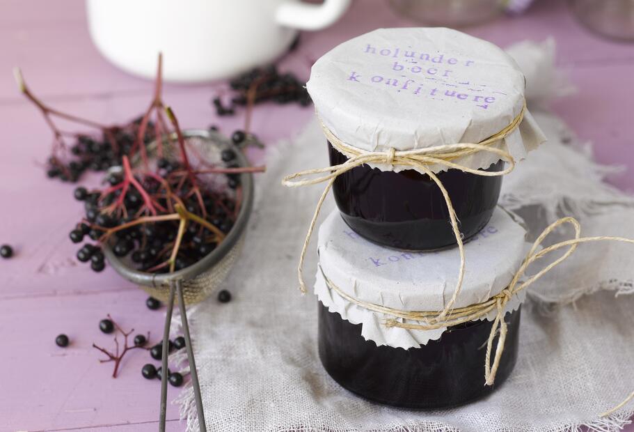 Holunderbeerkonfitüre mit Brombeeren
