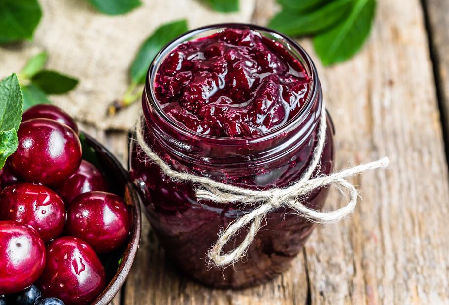 Kirschmarmelade mit Amaretto aus dem Thermomix® | ZAUBERTOPF