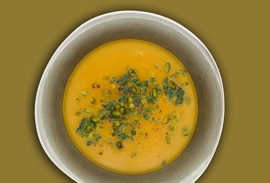 Schnell gemixt: Curry-Kürbissuppe