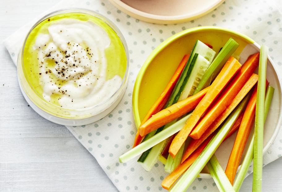 Weiße-Bohnen-Dip mit Crème fraîche