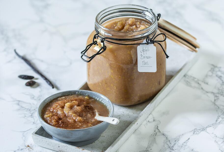 Apfel-Birnen-Mus mit Zimt