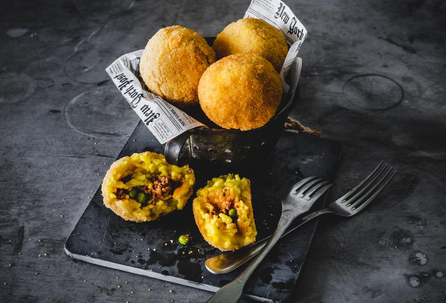 Knusprige Arancini mit Hackfleisch