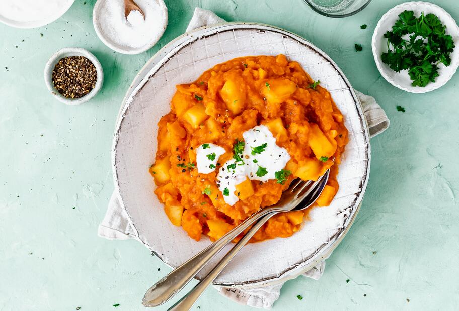 Kartoffelgulasch Szegediner Art