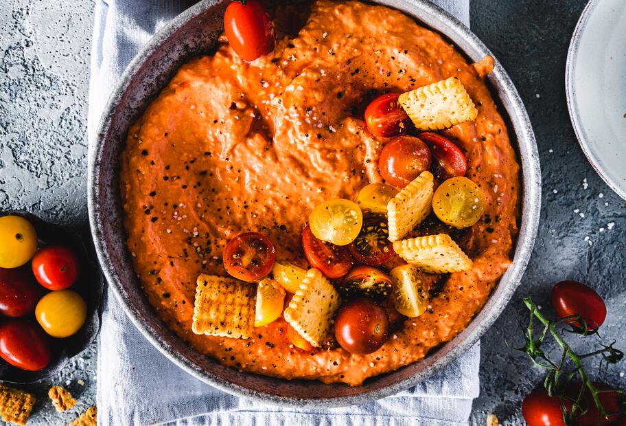 Der leckerste Tomatendip mit Frischkäse