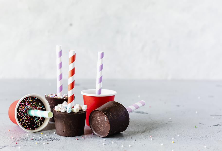 Heiße Gewürzschokolade am Stiel