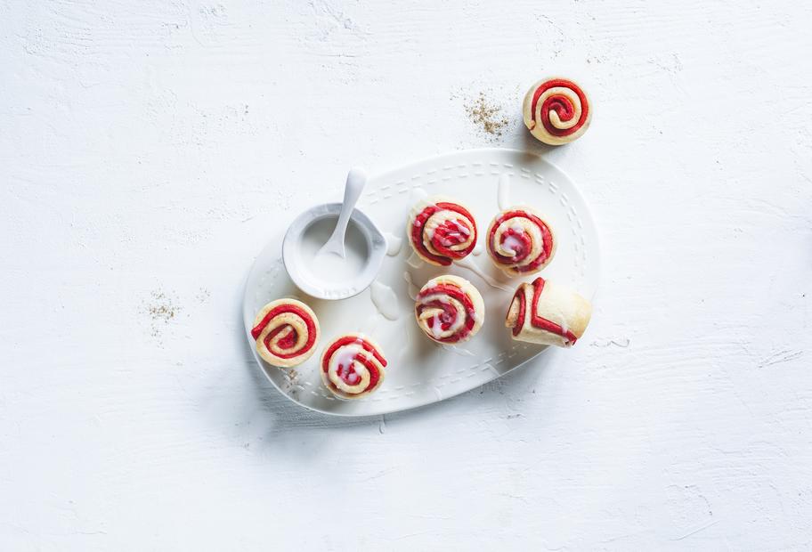 Rot-weiße Weihnachtsschnecken