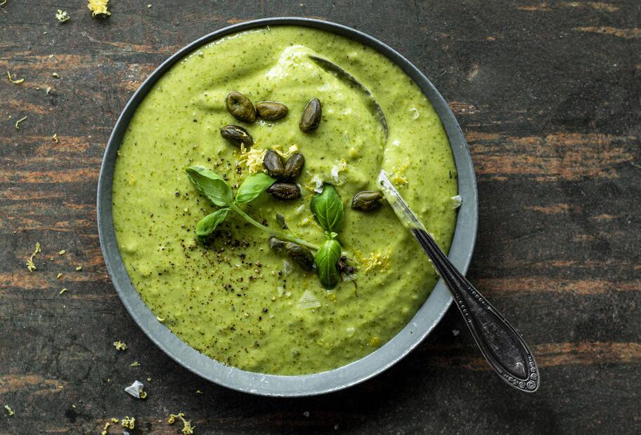 Pistazien-Basilikum-Dip mit Mascarpone